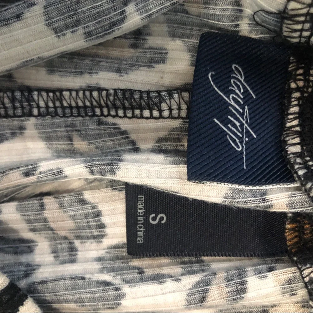 Day Trip‎ Small Ribbed Leopard Print Paperbag Pant - Picture 7 of 7